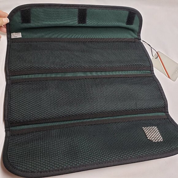New Geoffrey Beene Green Travel Toiletries Fold Up Bag - Picture 5 of 11